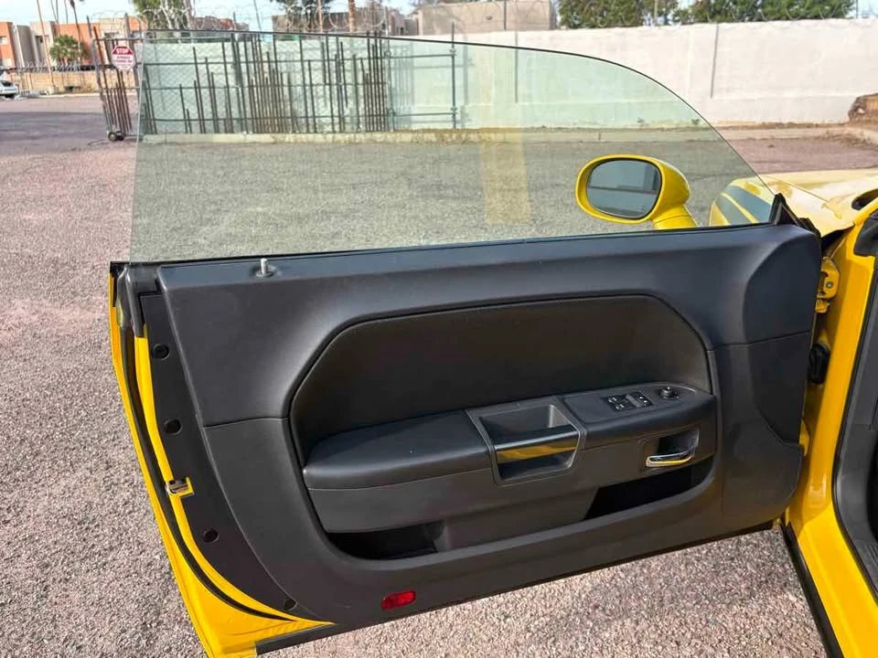 2010 Dodge Challenger 3rd Gen - Image 13 of 20
