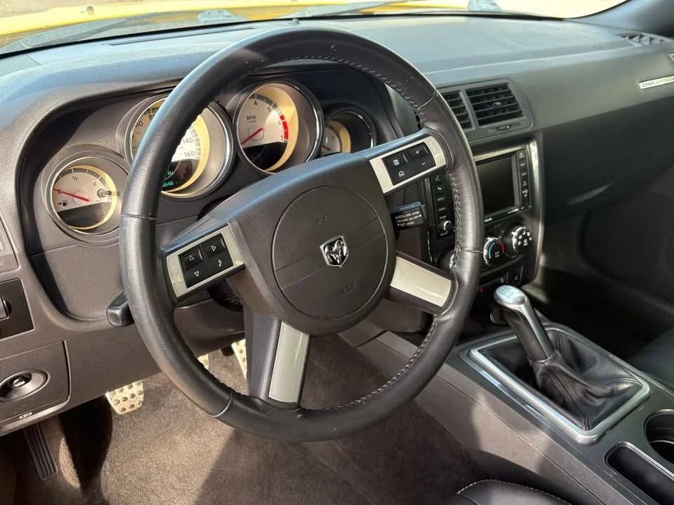 2010 Dodge Challenger 3rd Gen - Image 15 of 20