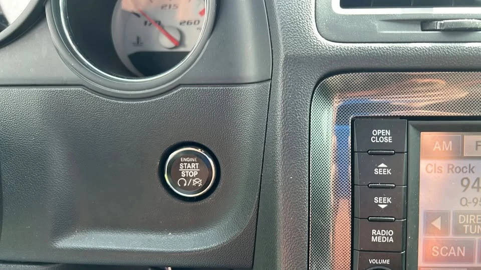 2010 Dodge Challenger 3rd Gen - Image 19 of 20