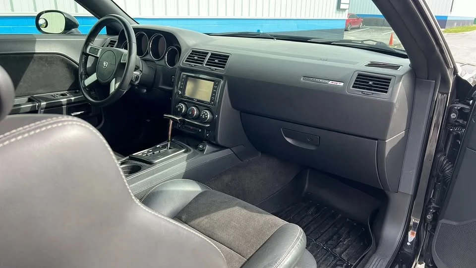 2010 Dodge Challenger 3rd Gen - Image 14 of 20