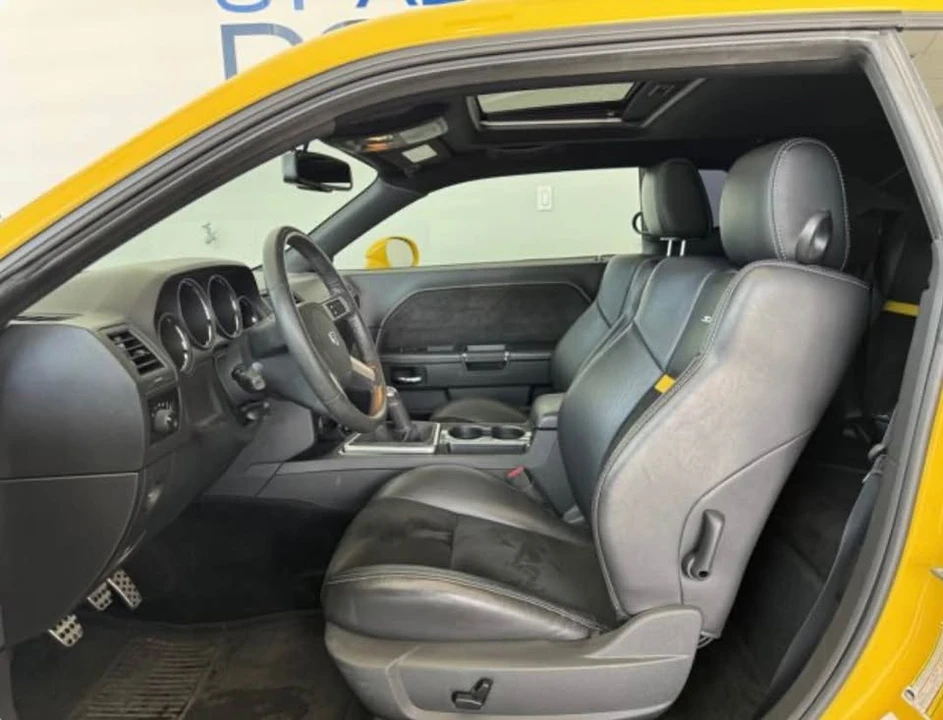 2010 Dodge Challenger 3rd Gen - Image 18 of 20