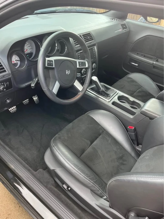 2010 Dodge Challenger 3rd Gen - Image 2 of 8