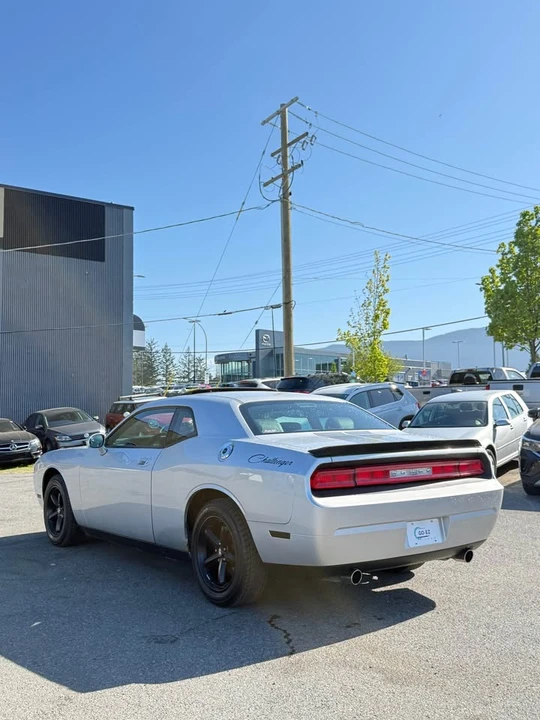 2010 Dodge Challenger 3rd Gen - Image 6 of 9