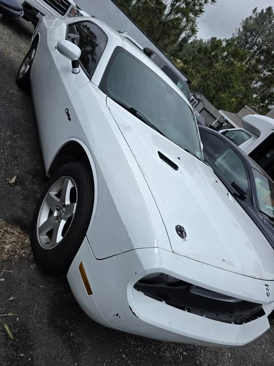 2010 Dodge Challenger 3rd Gen - Image 2 of 4