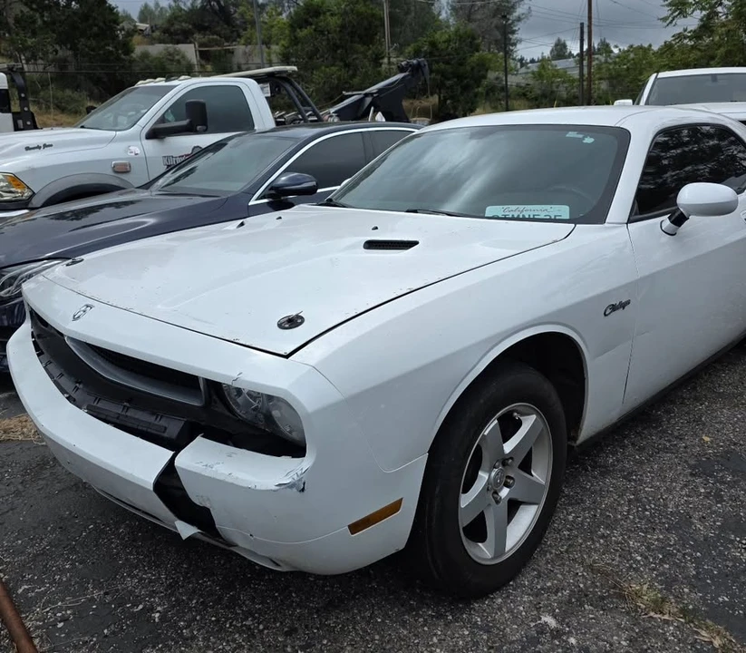 2010 Dodge Challenger 3rd Gen - Image 3 of 4