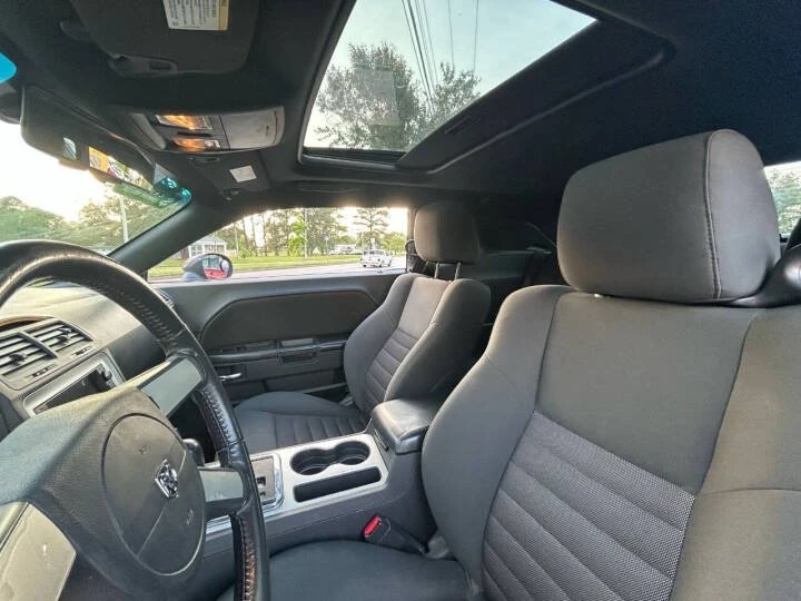2010 Dodge Challenger 3rd Gen - Image 11 of 20