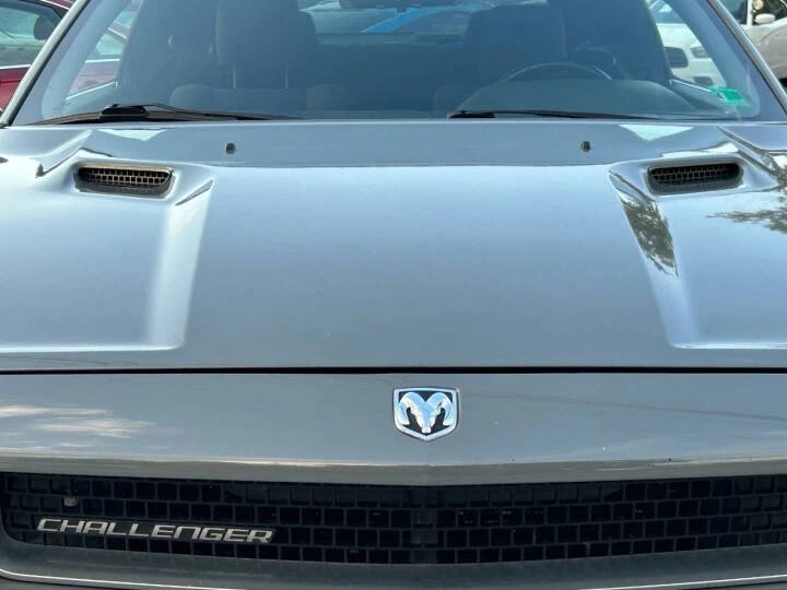 2010 Dodge Challenger 3rd Gen - Image 18 of 20