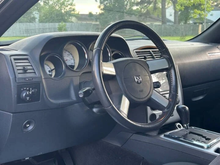 2010 Dodge Challenger 3rd Gen - Image 9 of 20