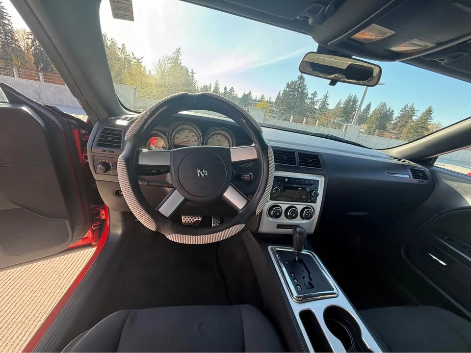 2010 Dodge Challenger 3rd Gen - Image 10 of 11