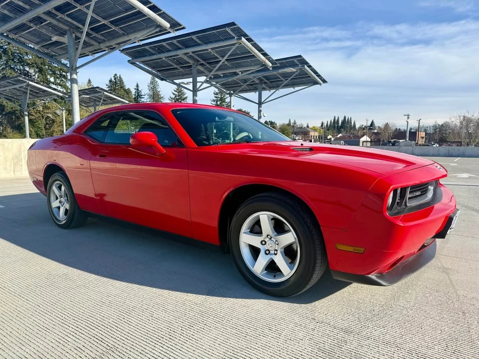 2010 Dodge Challenger 3rd Gen - Image 7 of 11