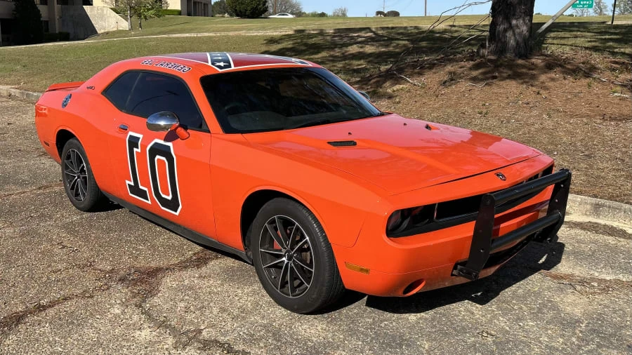 2010 Dodge Challenger 3rd Gen - Image 2 of 2