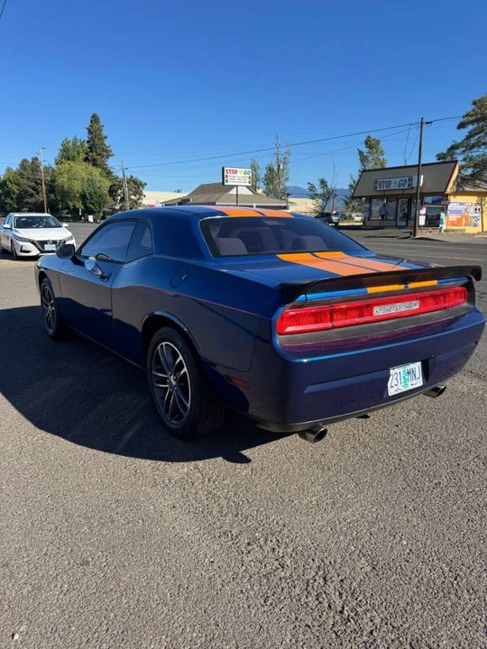 2010 Dodge Challenger 3rd Gen - Image 2 of 5
