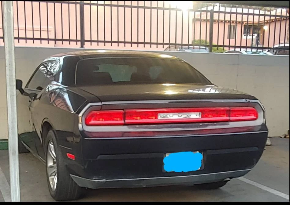 2010 Dodge Challenger 3rd Gen - Image 11 of 15