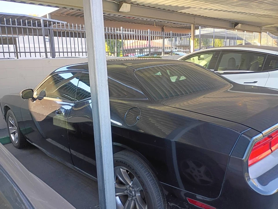 2010 Dodge Challenger 3rd Gen - Image 13 of 15