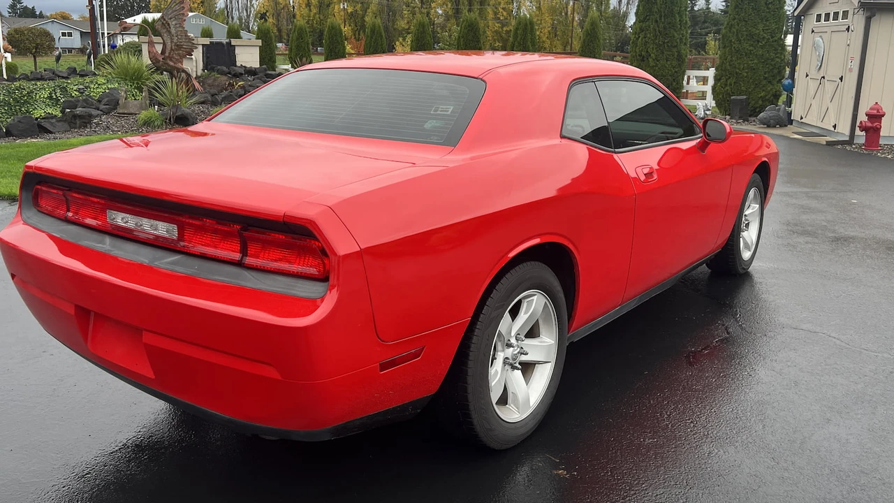2010 Dodge Challenger 3rd Gen - Image 3 of 25