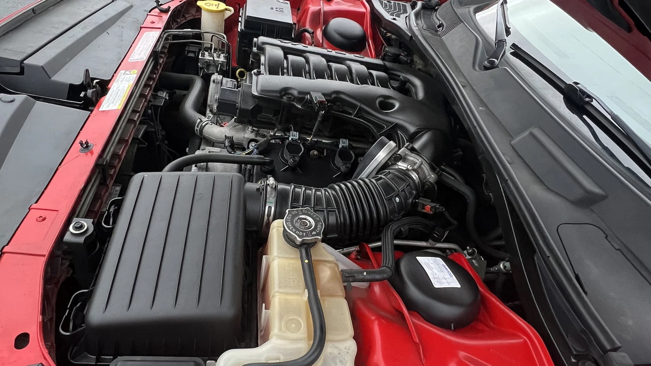 2010 Dodge Challenger 3rd Gen - Image 7 of 25