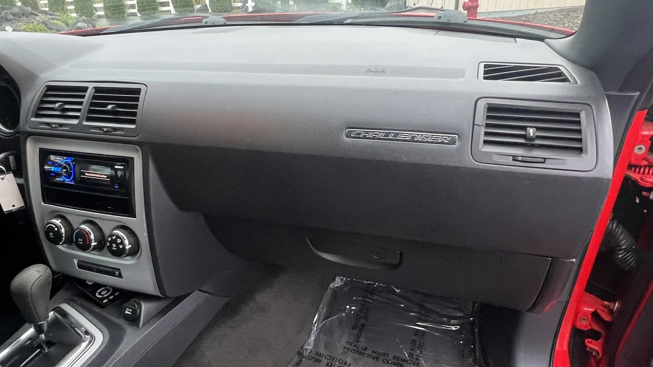 2010 Dodge Challenger 3rd Gen - Image 11 of 25