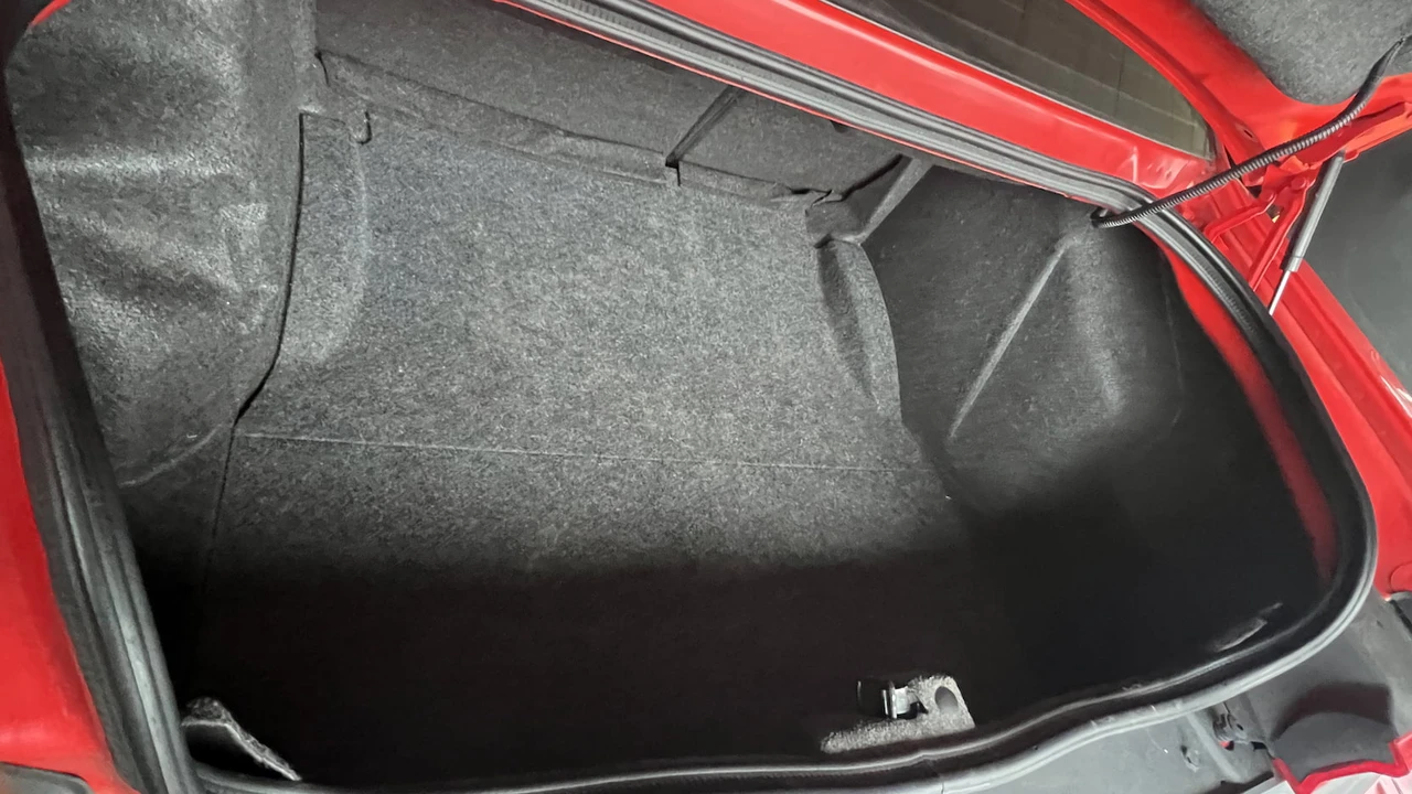 2010 Dodge Challenger 3rd Gen - Image 16 of 25