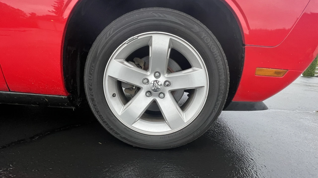 2010 Dodge Challenger 3rd Gen - Image 20 of 25