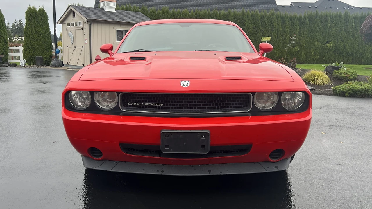 2010 Dodge Challenger 3rd Gen - Image 21 of 25