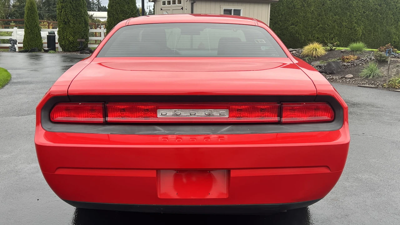 2010 Dodge Challenger 3rd Gen - Image 23 of 25