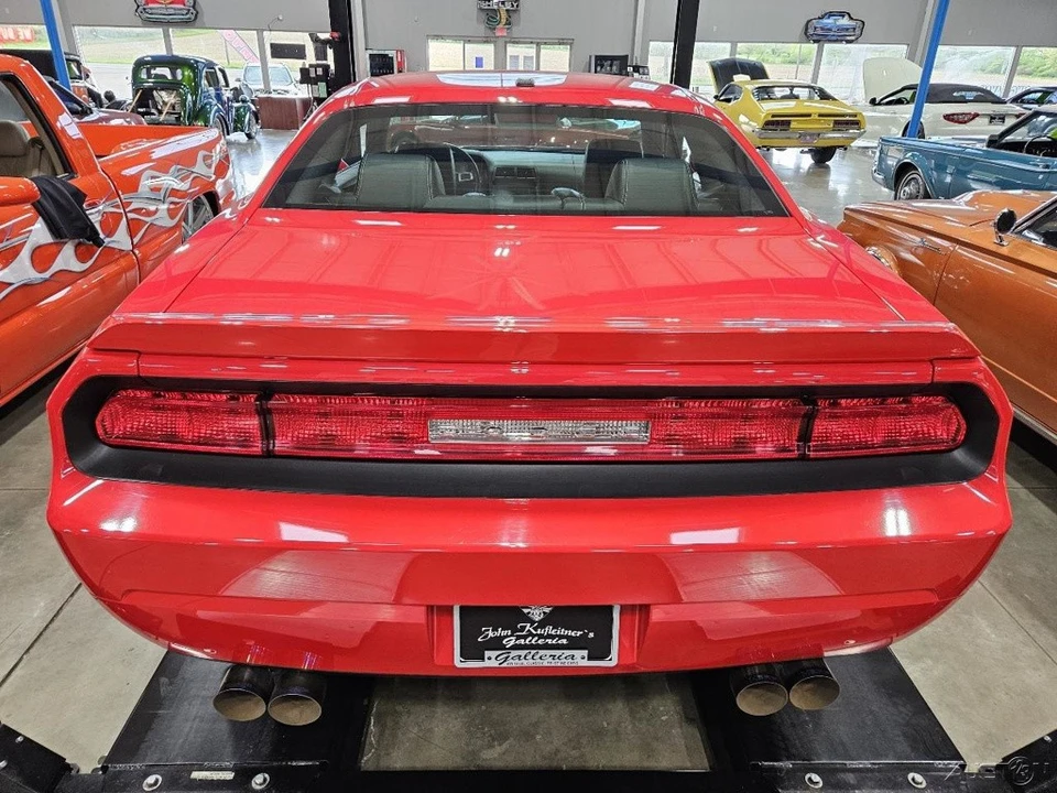 2010 Dodge Challenger 3rd Gen - Image 8 of 14