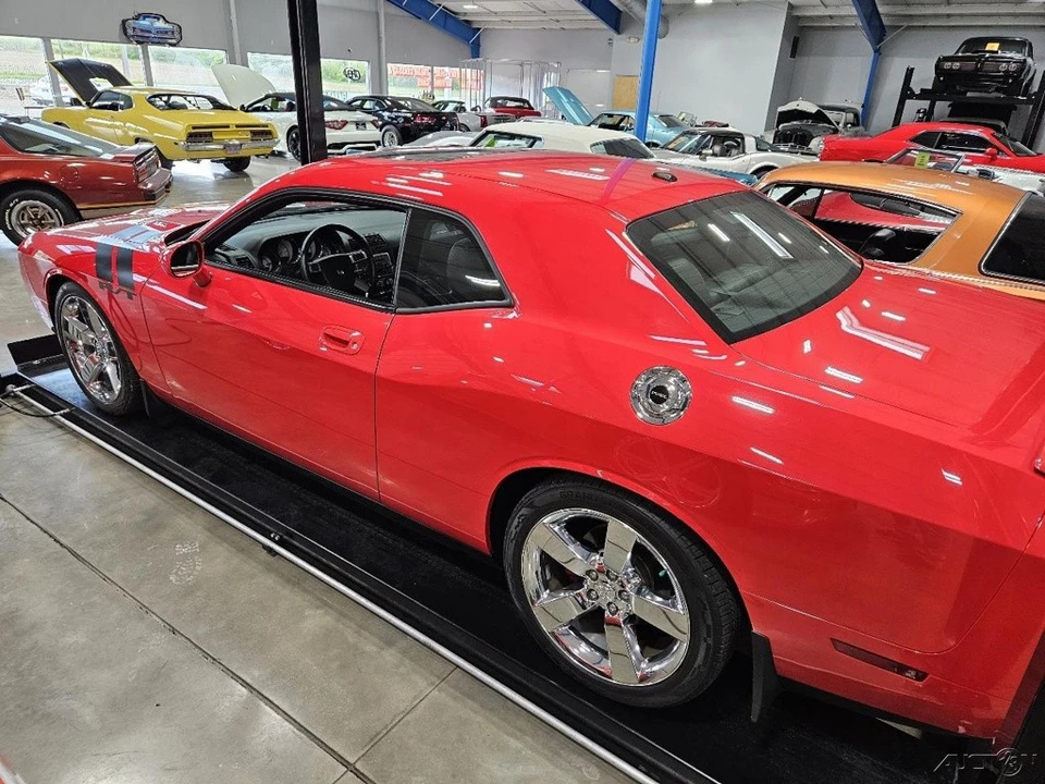 2010 Dodge Challenger 3rd Gen - Image 9 of 14