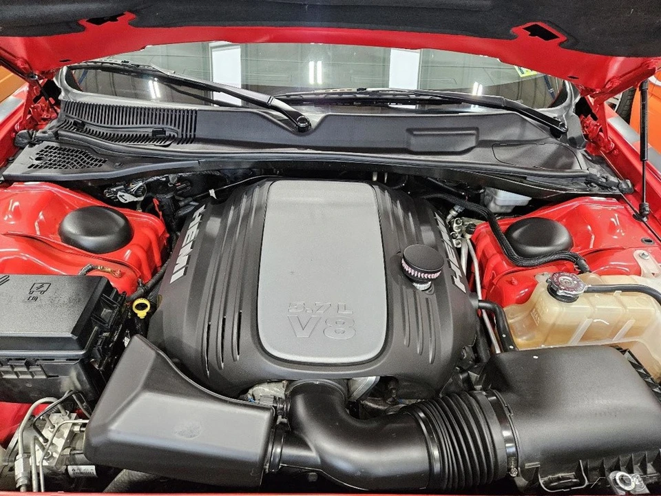 2010 Dodge Challenger 3rd Gen - Image 3 of 14