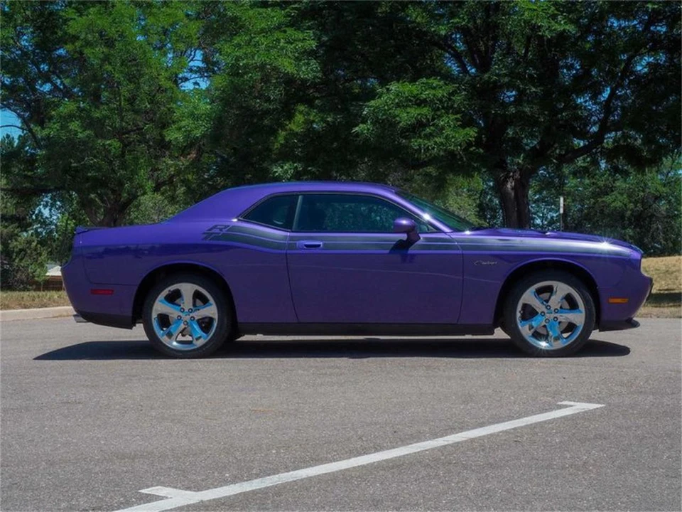 2010 Dodge Challenger 3rd Gen - Image 11 of 31