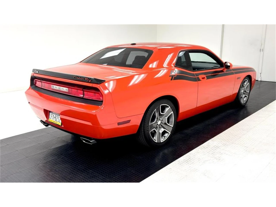 2010 Dodge Challenger 3rd Gen - Image 5 of 31