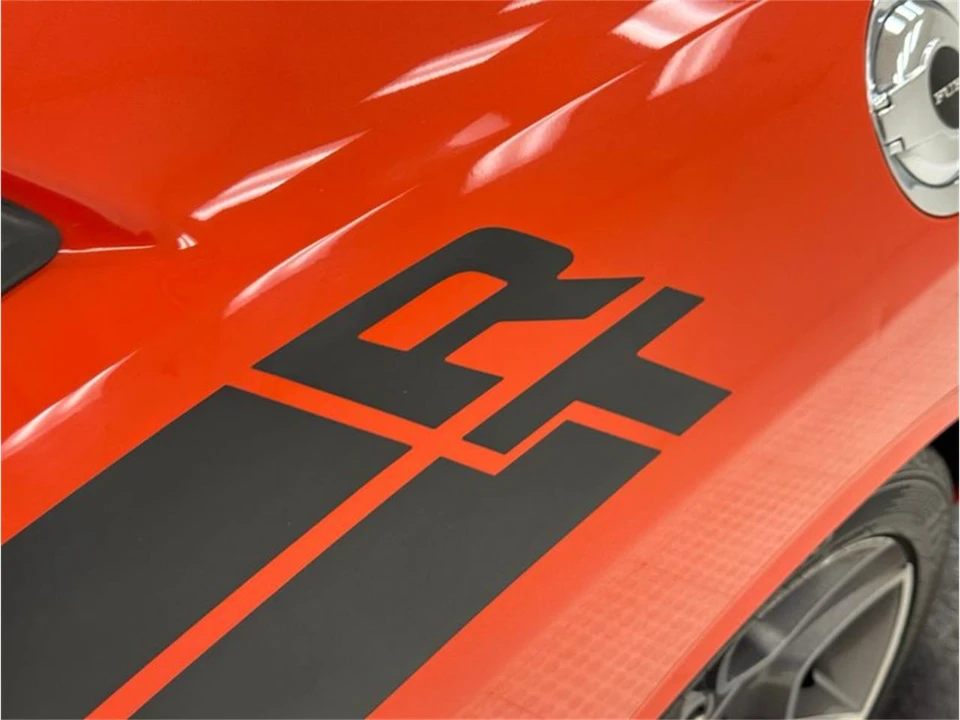 2010 Dodge Challenger 3rd Gen - Image 17 of 31