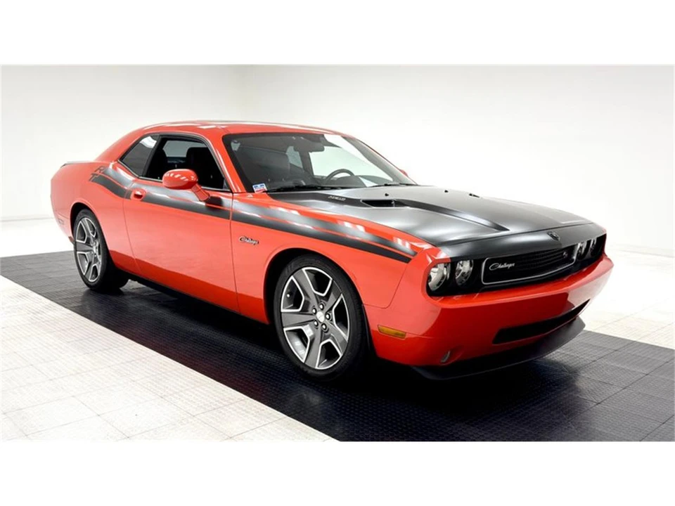 2010 Dodge Challenger 3rd Gen - Image 7 of 31