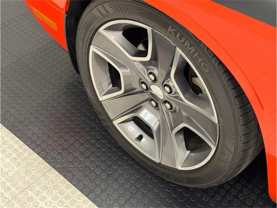 2010 Dodge Challenger 3rd Gen - Image 11 of 31