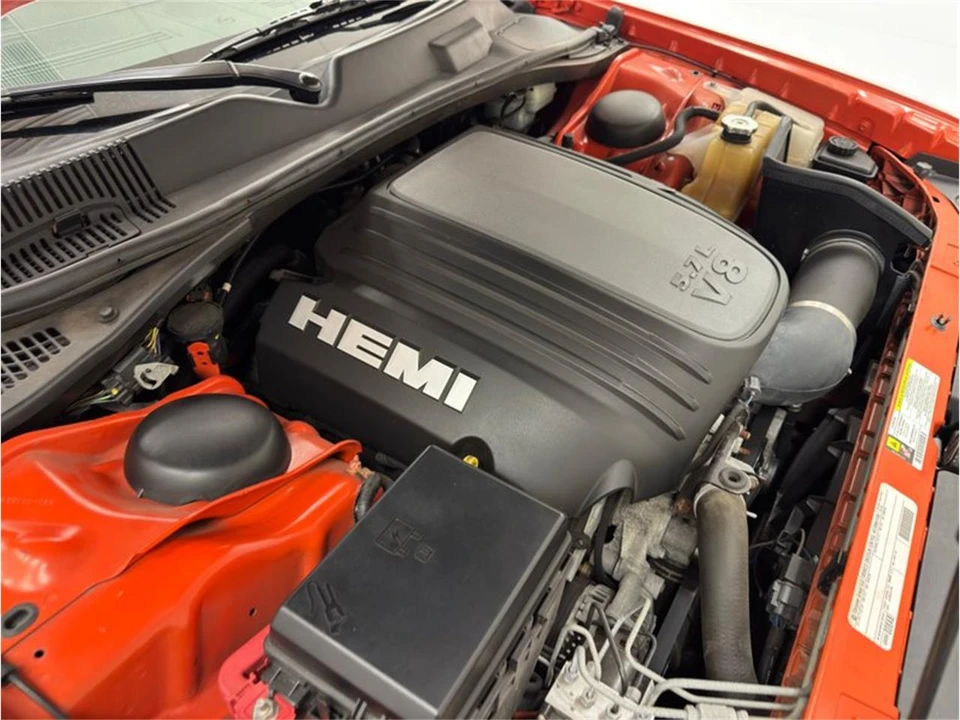 2010 Dodge Challenger 3rd Gen - Image 28 of 31