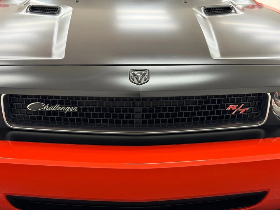 2010 Dodge Challenger - Image 9 of 31