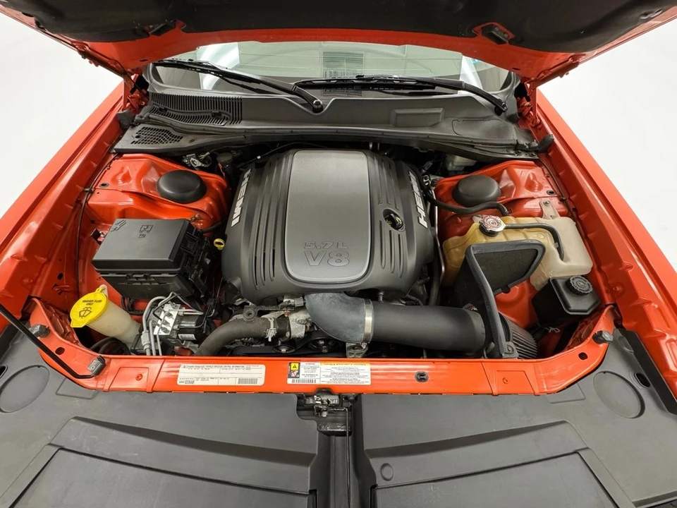 2010 Dodge Challenger - Image 29 of 31