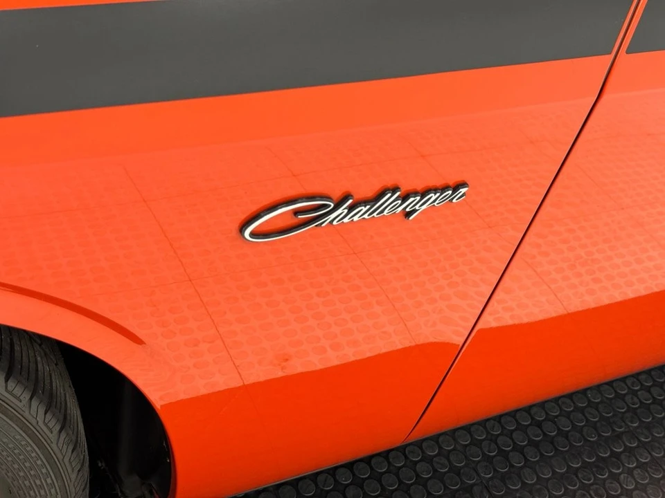2010 Dodge Challenger - Image 12 of 31