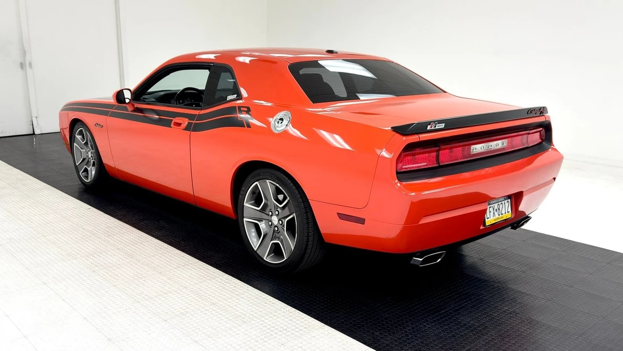 2010 Dodge Challenger - Image 3 of 31