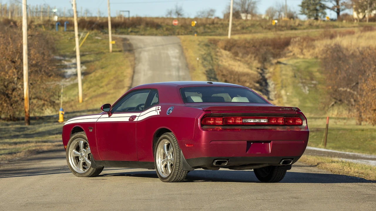 2010 Dodge Challenger 3rd Gen - Image 3 of 24