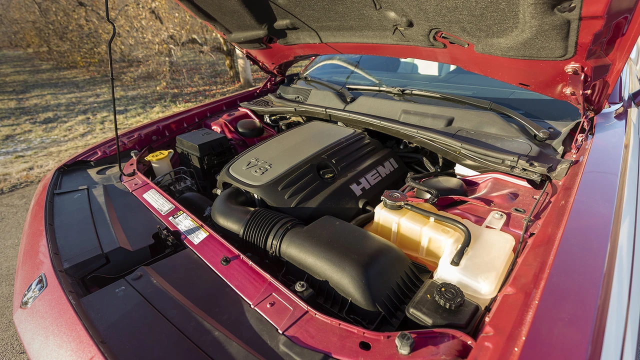 2010 Dodge Challenger 3rd Gen - Image 4 of 24