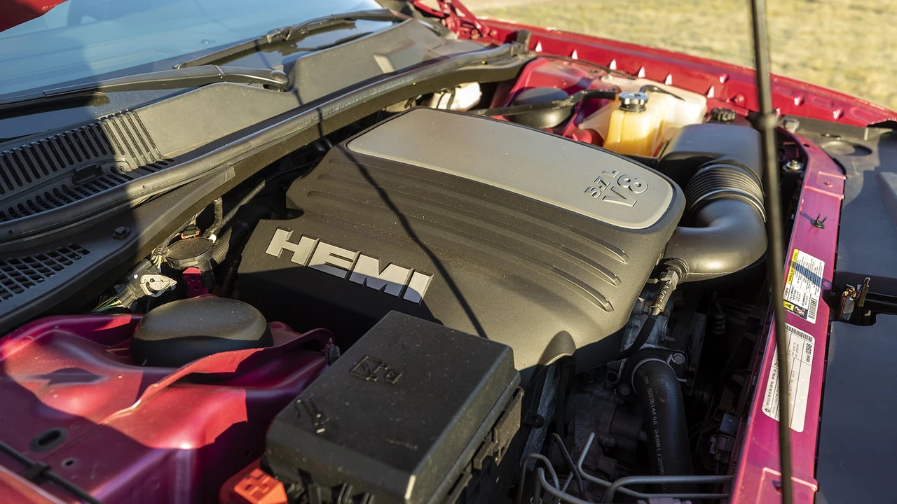 2010 Dodge Challenger 3rd Gen - Image 5 of 24