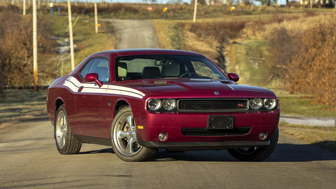 2010 Dodge Challenger 3rd Gen - Image 12 of 24