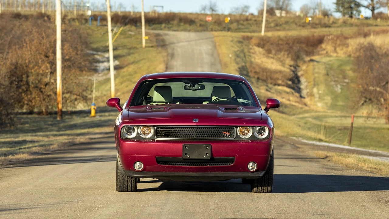 2010 Dodge Challenger 3rd Gen - Image 14 of 24