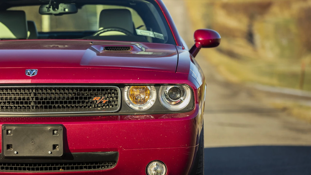 2010 Dodge Challenger 3rd Gen - Image 16 of 24