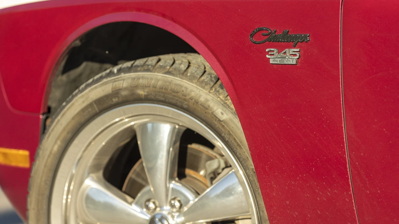 2010 Dodge Challenger 3rd Gen - Image 23 of 24