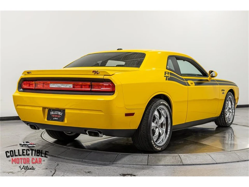 2010 Dodge Challenger 3rd Gen - Image 14 of 31