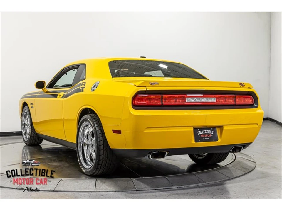 2010 Dodge Challenger 3rd Gen - Image 11 of 31