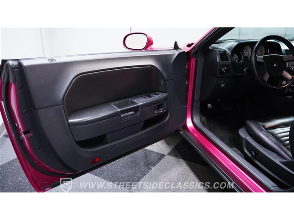 2010 Dodge Challenger 3rd Gen - Image 28 of 31