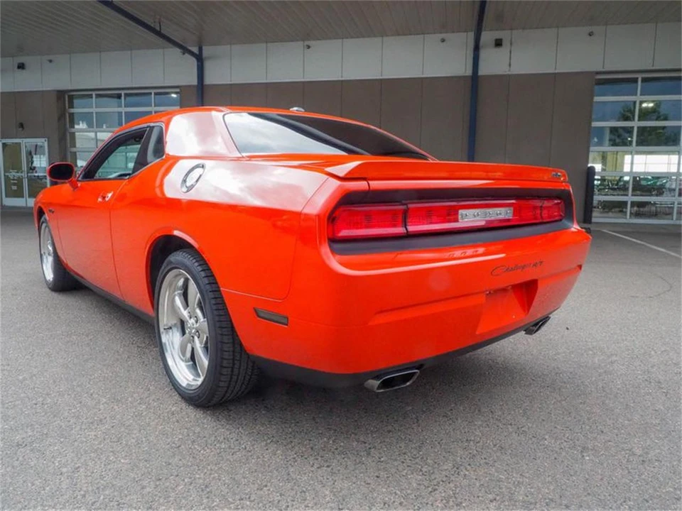 2010 Dodge Challenger 3rd Gen - Image 16 of 31