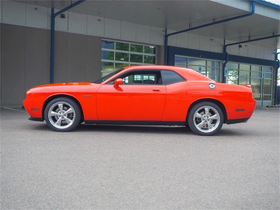 2010 Dodge Challenger 3rd Gen - Image 12 of 31